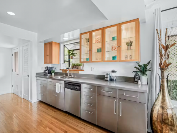 Top Floor Delightful Duplex with Hot Tub