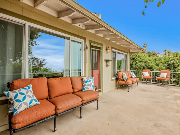 Top Floor Delightful Duplex with Hot Tub