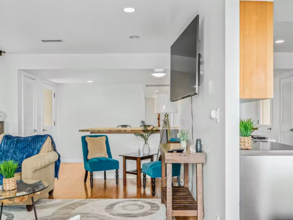 Top Floor Delightful Duplex with Hot Tub