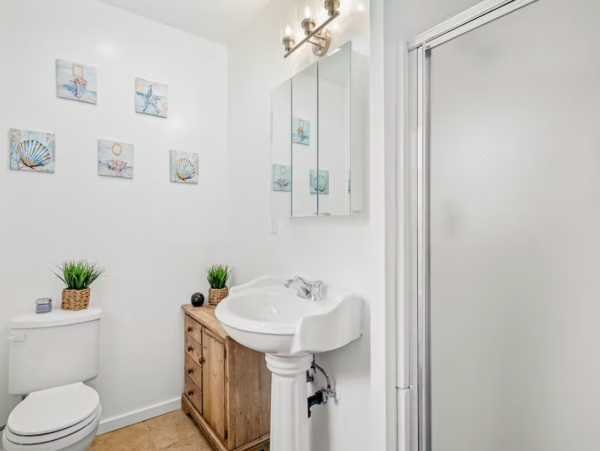 Top Floor Delightful Duplex with Hot Tub