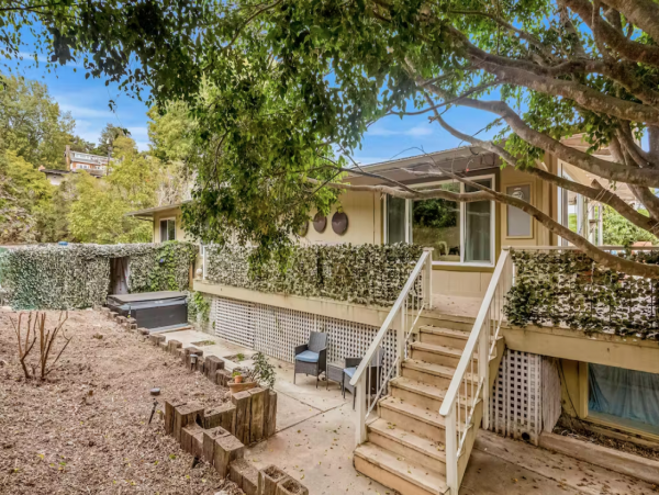 Top Floor Delightful Duplex with Hot Tub