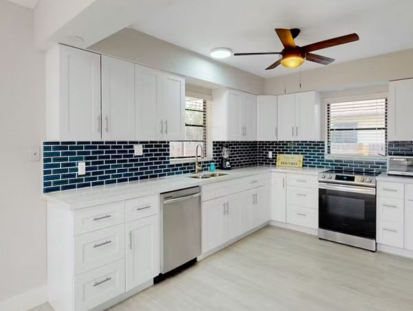 Fort Myers Charming Canal Front Two Bedroom Cottage