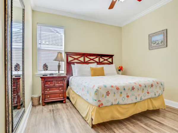 Destin Six Bedroom Home Near the Beach Shared Lagoon Pool