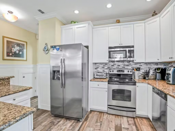 Destin Six Bedroom Home Near the Beach Shared Lagoon Pool