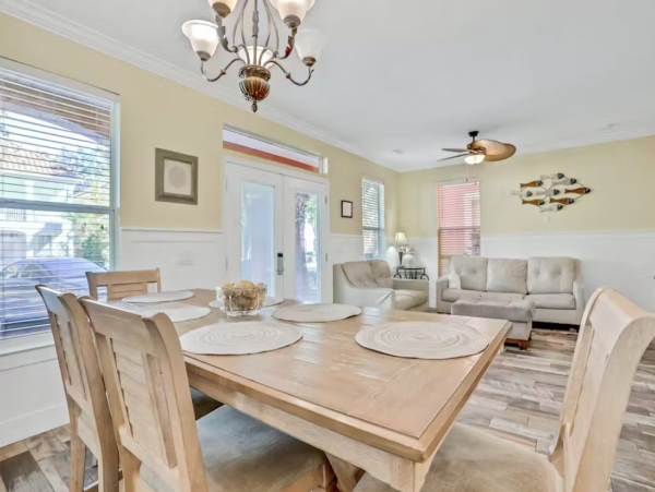 Destin Six Bedroom Home Near the Beach Shared Lagoon Pool