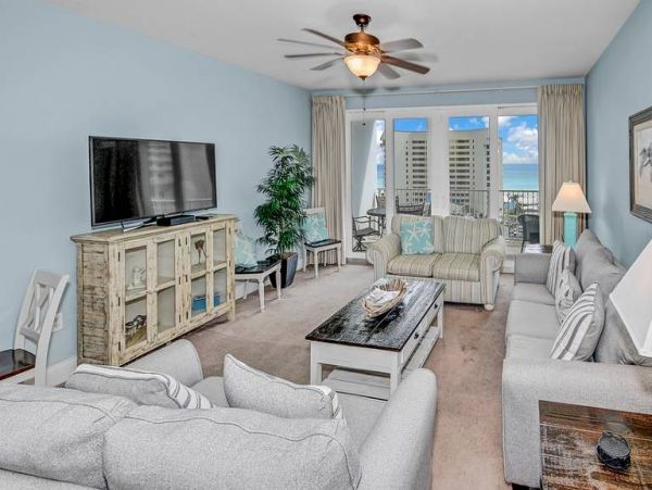 Spacious 3 Bedroom Beachfront Vacation Rental