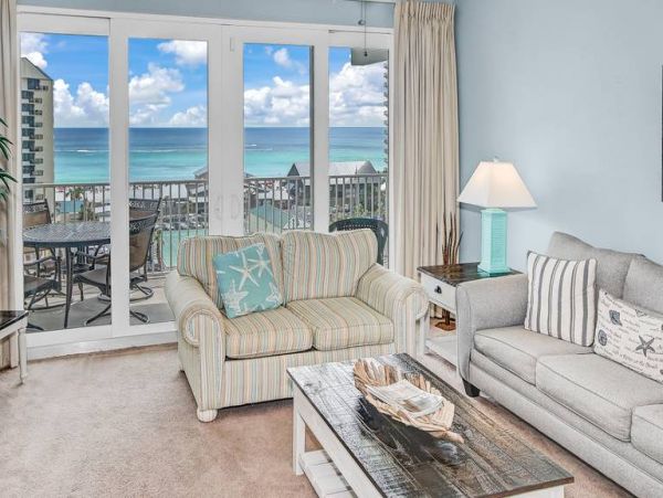 Spacious 3 Bedroom Beachfront Vacation Rental