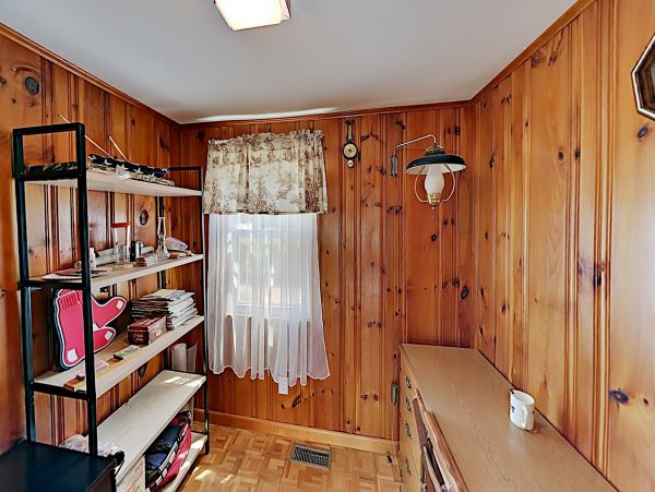 Lovely Cape Cod 4 Bedroom Vacation Home with Pool