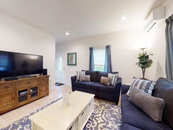 Lovely Vacation Rental with 4 Bedrooms