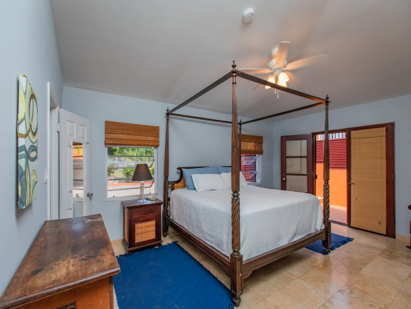 Luxuriant Walk to Beach Villa