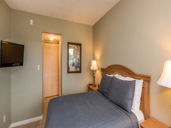 Marco Island Vacation Condo Two Bedroom Walk to Beach