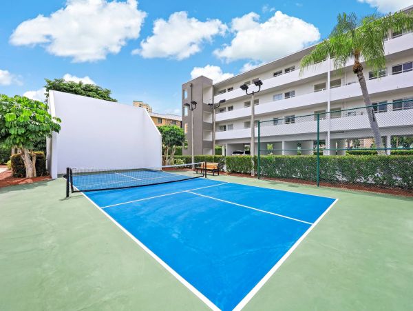 Marco Island Vacation Condo Two Bedroom Walk to Beach