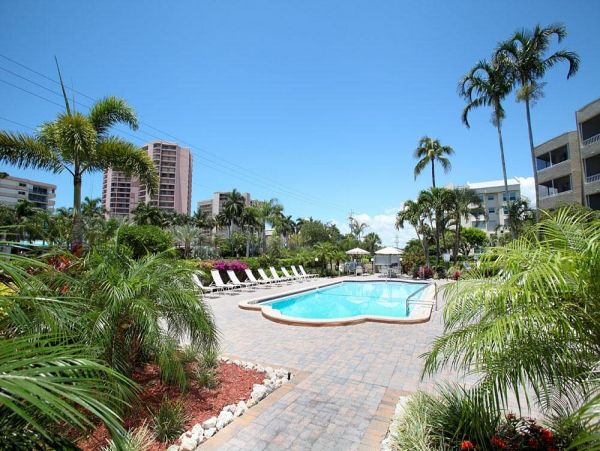 Marco Island Vacation Condo Two Bedroom Walk to Beach