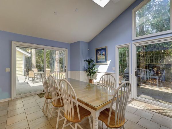 Serene 5 Bedroom Retreat  in Hilton Head Walk to Beach