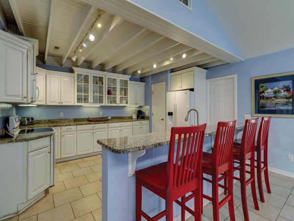 Serene 5 Bedroom Retreat  in Hilton Head Walk to Beach