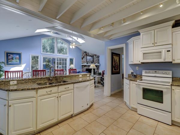 Serene 5 Bedroom Retreat  in Hilton Head Walk to Beach