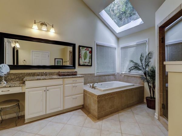Serene 5 Bedroom Retreat  in Hilton Head Walk to Beach