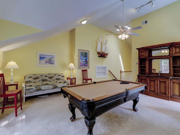 Serene 5 Bedroom Retreat  in Hilton Head Walk to Beach