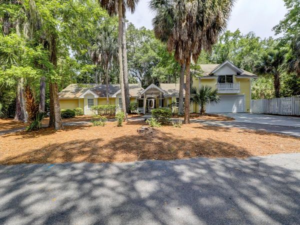 Serene 5 Bedroom Retreat  in Hilton Head Walk to Beach