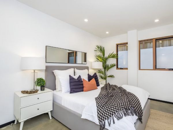 Venice Vacation Home Four Bedroom Walk to Beach