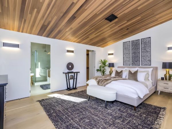 Venice Vacation Home Four Bedroom Walk to Beach