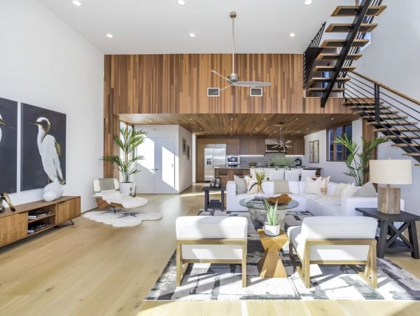 Venice Vacation Home Four Bedroom Walk to Beach
