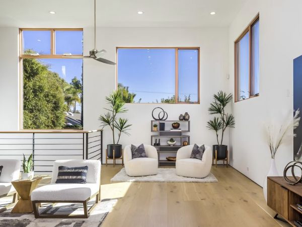 Venice Vacation Home Four Bedroom Walk to Beach