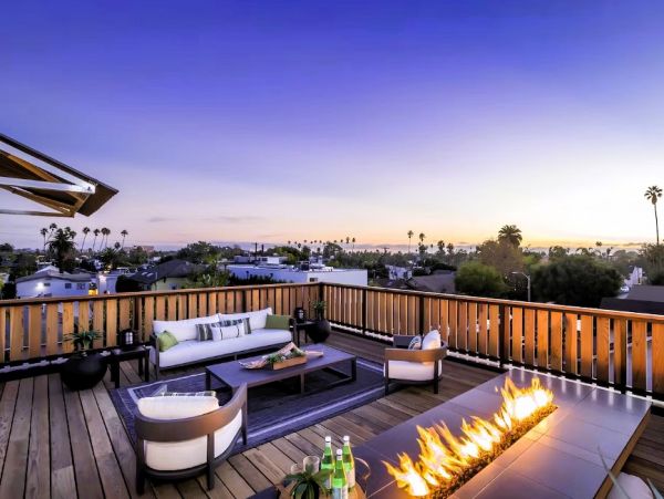 Venice Vacation Home Four Bedroom Walk to Beach