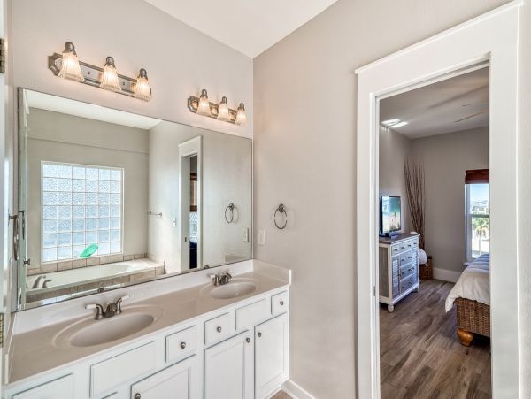 Seacrest Beach Tastefully Decorated Four Bedroom Vacation Condo