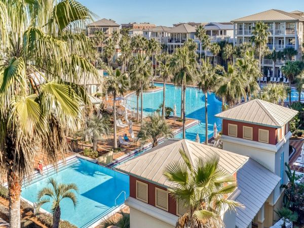 Seacrest Beach Tastefully Decorated Four Bedroom Vacation Condo