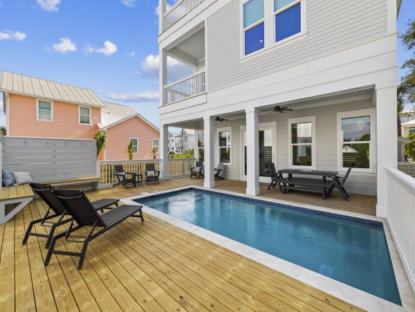 Unforgettable Luxury Home with Private Pool and Gulf Views