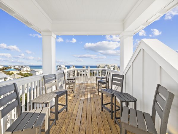 Unforgettable Luxury Home with Private Pool and Gulf Views