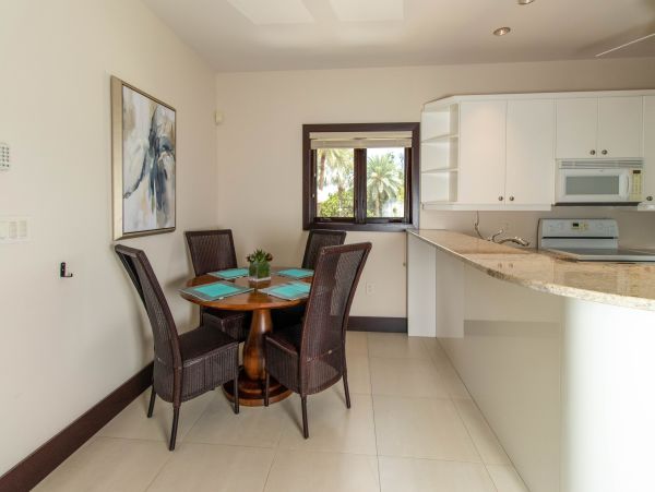 Cayman Luxury Villa World Class Amenities Views!