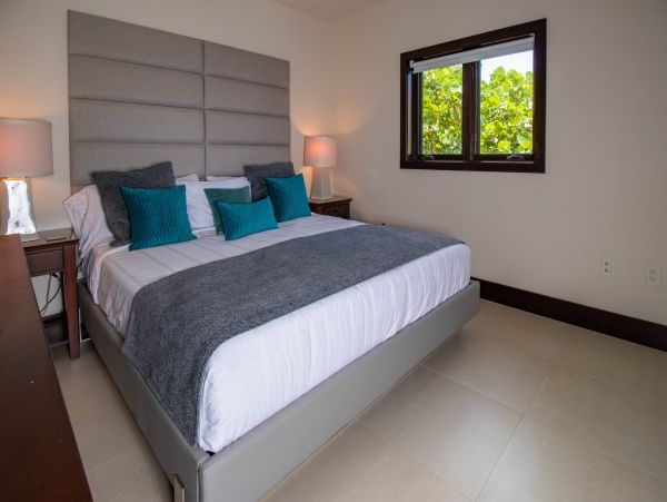 Cayman Luxury Villa World Class Amenities Views!