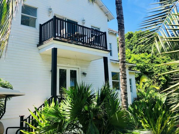 Beautiful Three Bedroom Vacation Rental Home with Private Pool