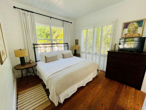 Beautiful Three Bedroom Vacation Rental Home with Private Pool
