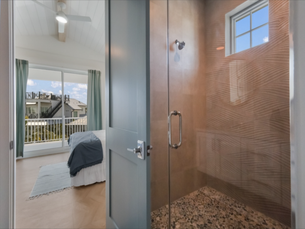 Holmes Beach Vacation Home Four Bedroom Walk to Beach