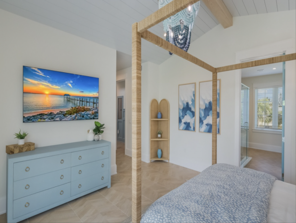 Holmes Beach Vacation Home Four Bedroom Walk to Beach
