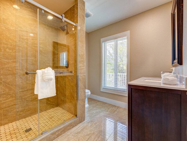 Marathon Secluded Six Bedroom Vacation Rental