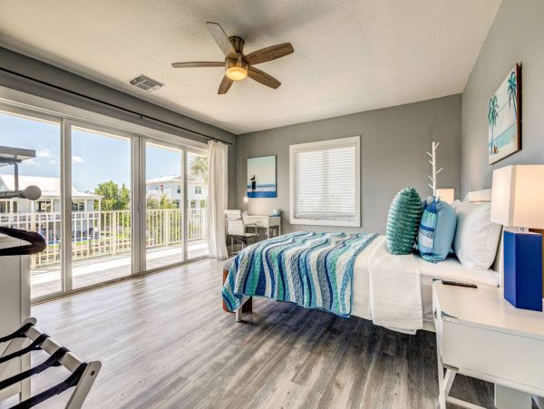 Marathon Secluded Six Bedroom Vacation Rental