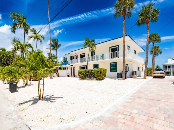 Marathon Secluded Six Bedroom Vacation Rental