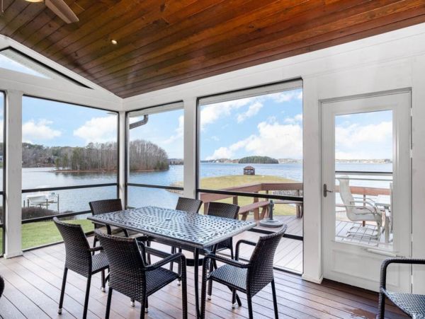 Lake Norman Vacation Home Four Bedroom