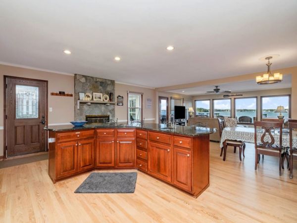 Lake Norman Vacation Home Four Bedroom