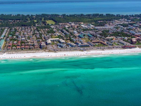 Beachfront Destin Condo Rental - Luxury Gulf-Front Vacation Rental with Pool
