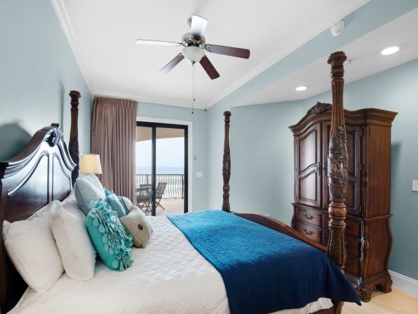 Beachfront Destin Condo Rental - Luxury Gulf-Front Vacation Rental with Pool