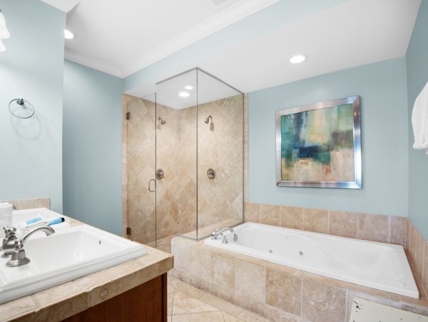 Beachfront Destin Condo Rental - Luxury Gulf-Front Vacation Rental with Pool