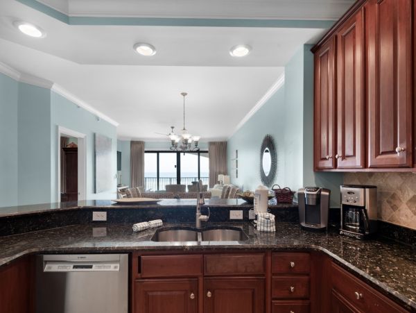 Beachfront Destin Condo Rental - Luxury Gulf-Front Vacation Rental with Pool