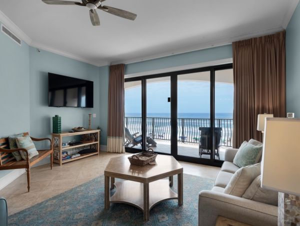 Beachfront Destin Condo Rental - Luxury Gulf-Front Vacation Rental with Pool