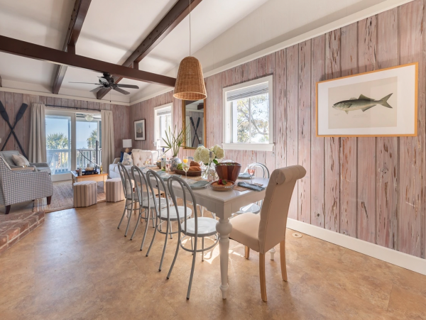 Beautiful & Cozy Vacation Home Right on the Beach in Hilton Head