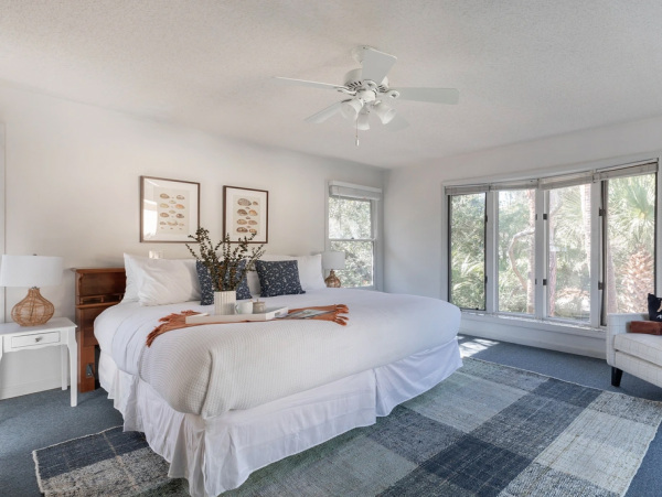 Beautiful & Cozy Vacation Home Right on the Beach in Hilton Head